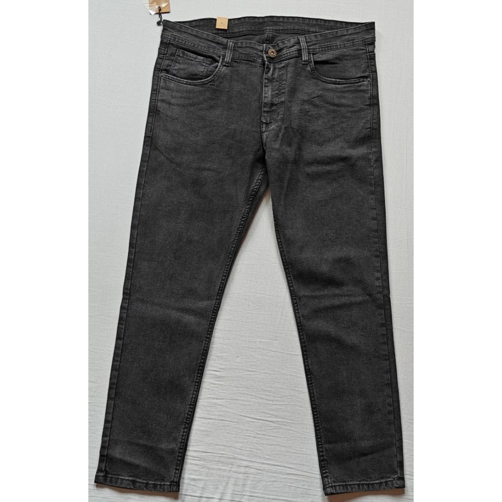 Generic Men's Cotton Blended Solid Tapered Jeans (Grey)