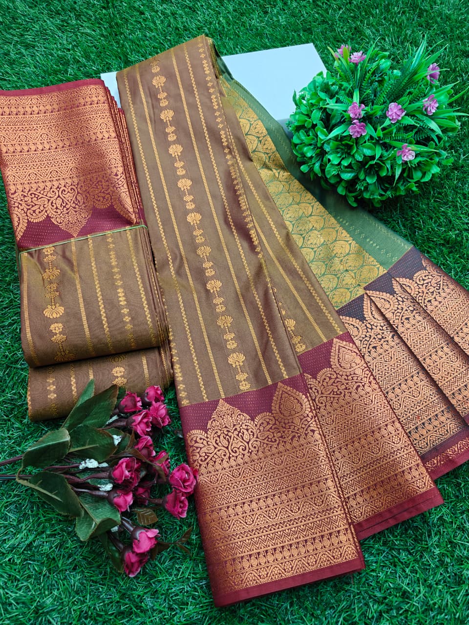 Vaira Oosi Saree BM023