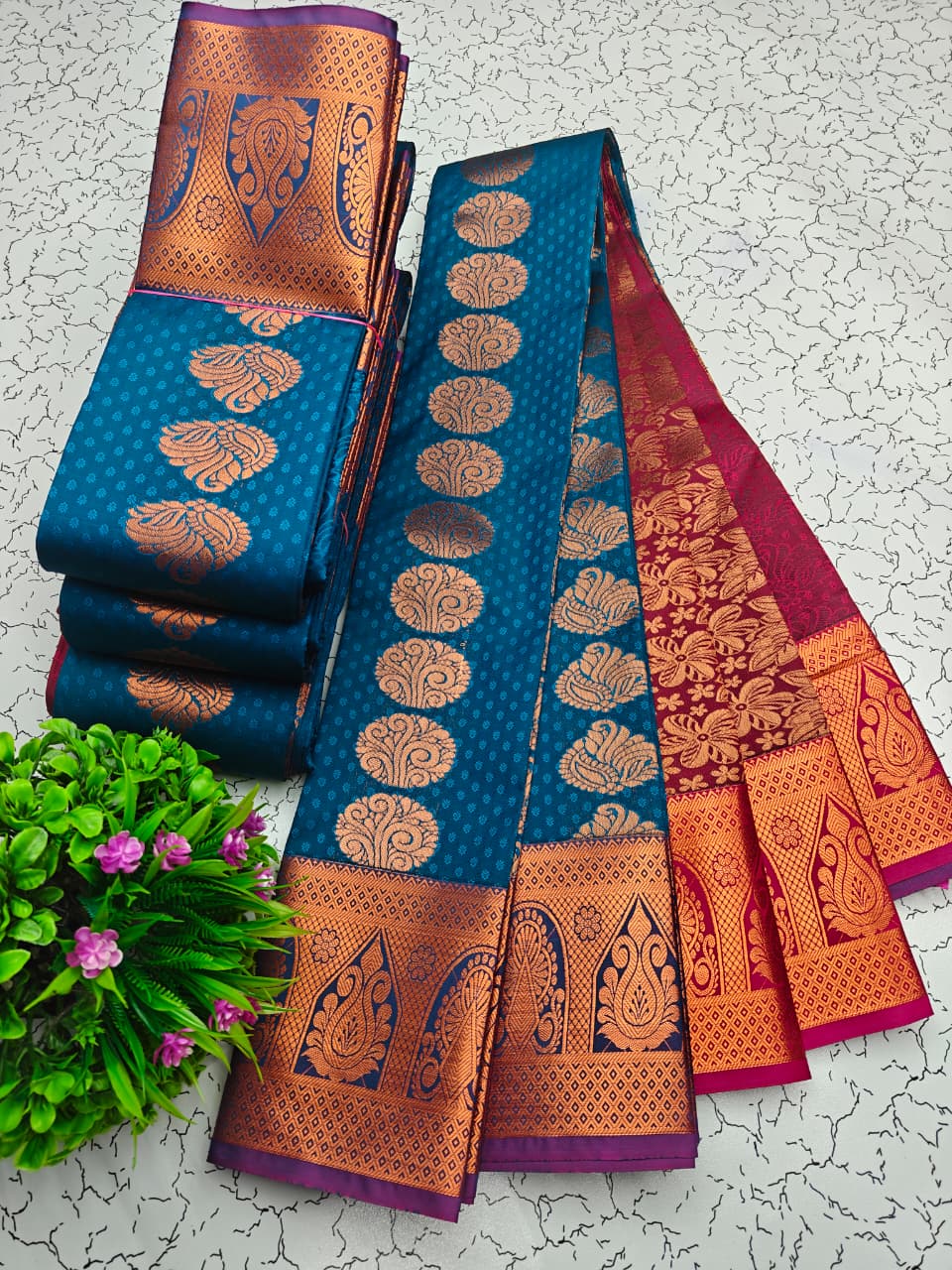 Embose Saree'S, Contrast Pallu & Blouse EM002