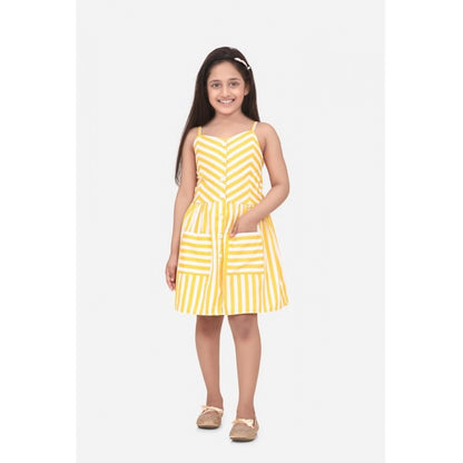 Generic Girl's Polyester Cotton Blend Striped Sleeveless Round Neck Dress (Yellow)
