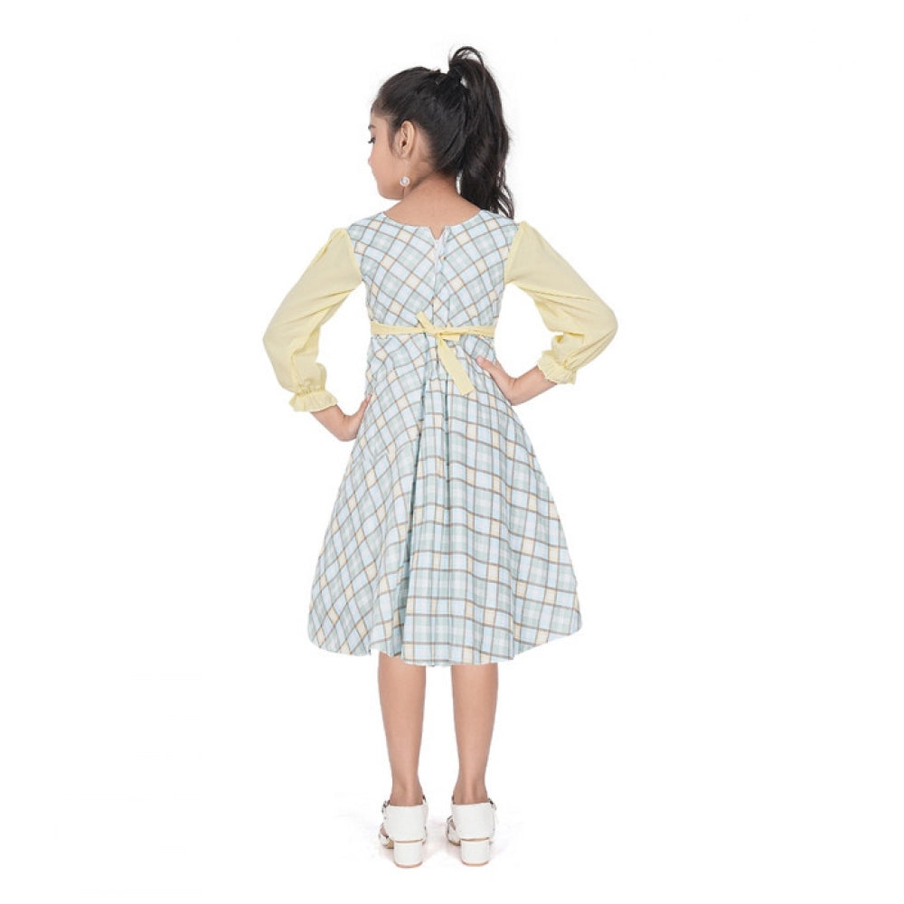Generic Girl's Digital Twill Striped 3/4 th Sleeve Round Neck Dress (Light Green)