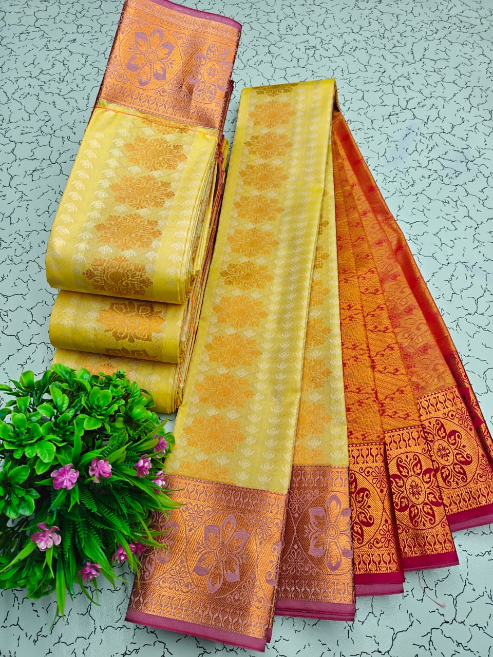 Embose  Saree'S,  Contrast Pallu & Blouse EM008